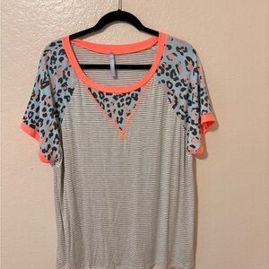 Vibrant Coral and Gray Leopard Print Short Sleeve Top